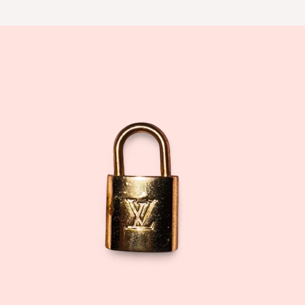 Louis Vuitton Luxurious Gold Padlock